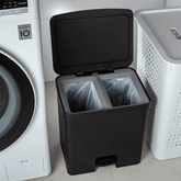 Lixeira de Pedal Trium Duplo Compartimento Preto 20 Litros - Ela Decora